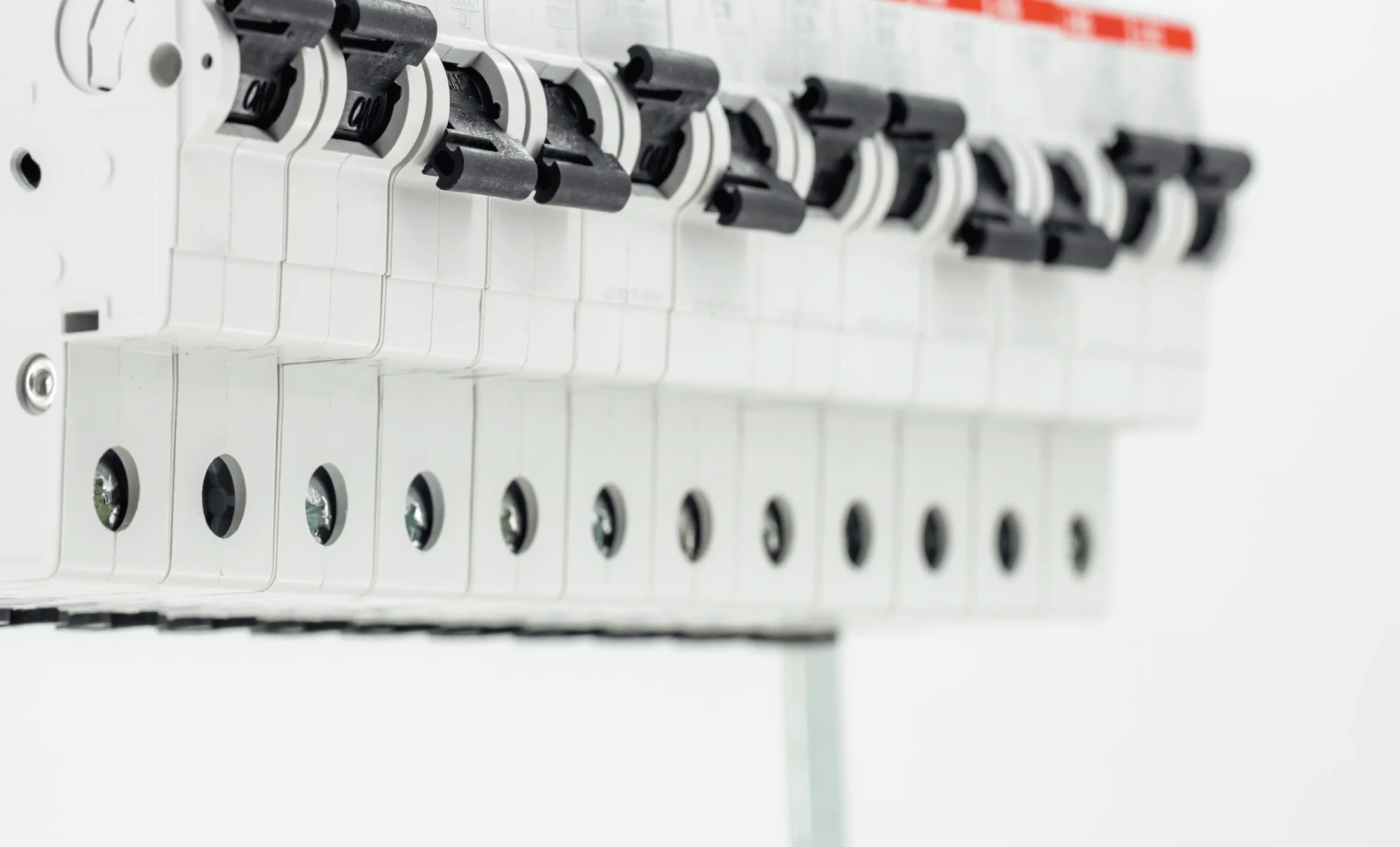 Low-Voltage-Switchgear-circuit-breakers